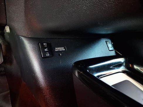 Used 2016 Toyota Prius Four Touring image 17