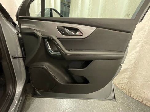 Used 2025 Chevrolet Blazer LT FWD image 22