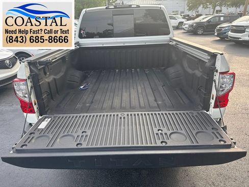 Used 2024 Nissan Titan SV w/ SV Convenience Package RWD image 8