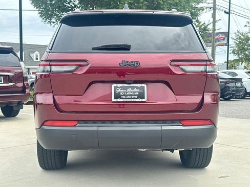 Used 2025 Jeep Grand Cherokee L Laredo RWD image 7