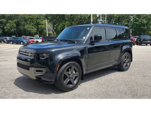Used 2021 Land Rover Defender 110 X-Dynamic SE AWD/4WD image 4