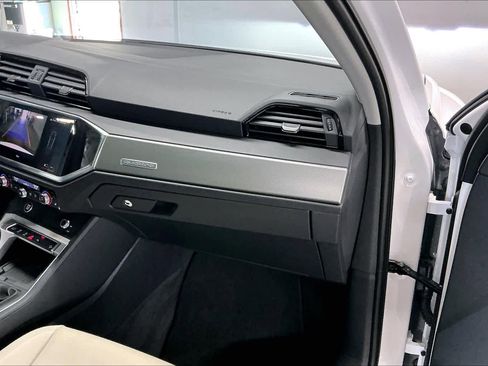 Used 2025 Audi Q3 2.0T Premium w/ Convenience Package image 18