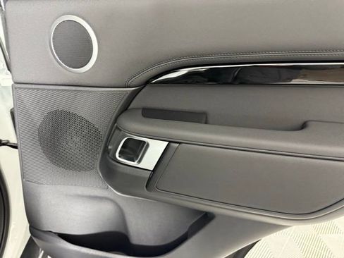 Certified 2025 Land Rover Discovery S image 26