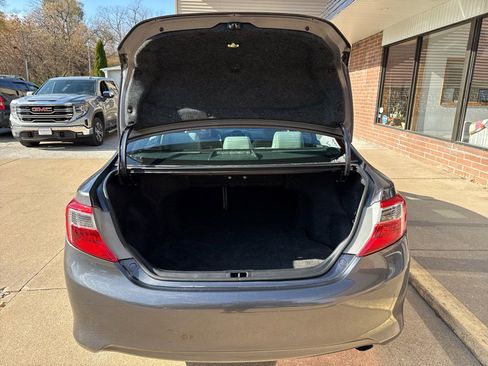 Used 2014 Toyota Camry XLE image 21