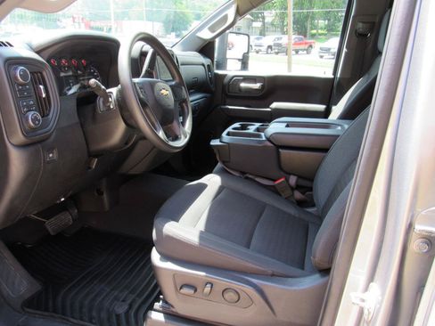 Used 2025 Chevrolet Silverado 2500 Custom w/ Custom Value Package AWD/4WD image 18