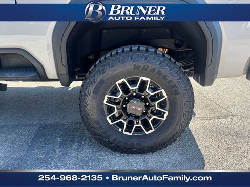 New 2026 GMC Sierra 2500 AT4X image 9