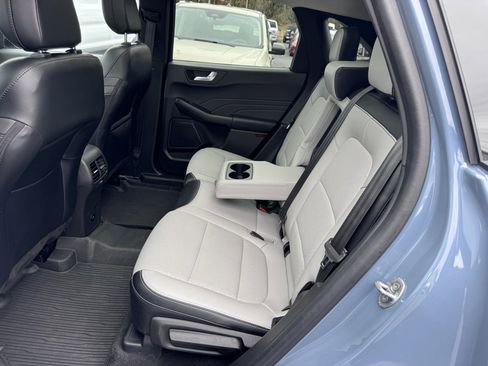 Used 2024 Ford Escape SE image 34