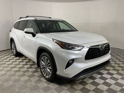 New 2026 Toyota Highlander Platinum