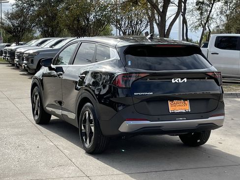 Used 2026 Kia Sportage LX image 4