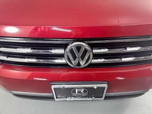 Used 2018 Volkswagen Tiguan SEL AWD/4WD image 26