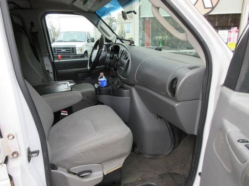Used 2007 Ford E-350 and Econoline 350 Super Duty RWD image 17