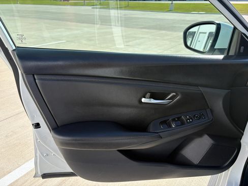 Used 2024 Nissan Sentra SV FWD image 21
