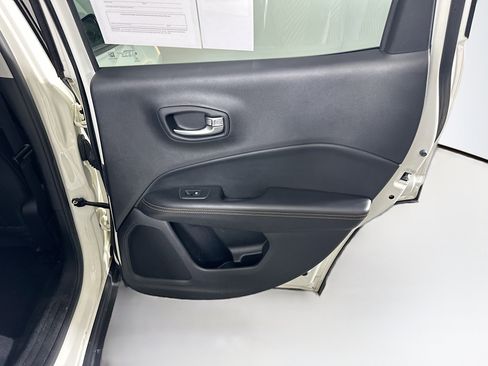 Used 2019 Jeep Compass Limited image 27