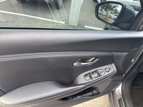 Used 2024 Nissan Sentra SV image 17