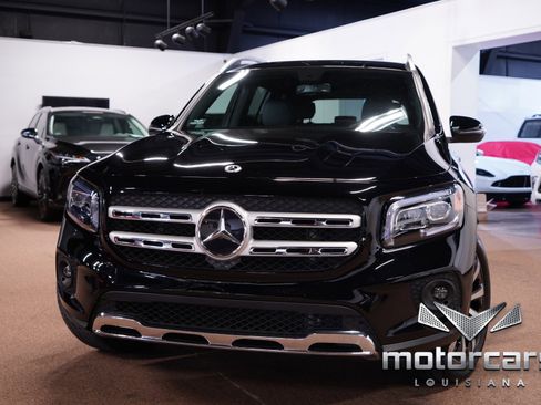 Used 2022 Mercedes-Benz GLB 250 w/ Premium Package image 1