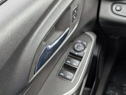 Used 2024 Chevrolet Trax RS FWD image 26