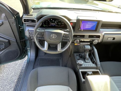 Certified 2025 Toyota 4Runner TRD Off-Road AWD/4WD image 11