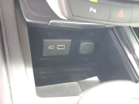 Used 2019 Cadillac XT4 Luxury FWD image 23