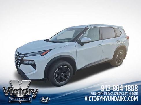 Used 2025 Nissan Rogue SV AWD/4WD image 1