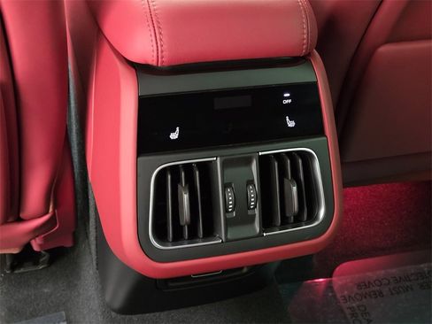 New 2025 Maserati Grecale Modena image 18