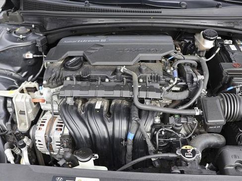 Certified 2023 Hyundai Elantra SE w/ Preferred Accessory Package FWD image 30