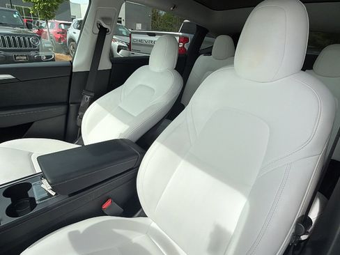 Used 2022 Tesla Model Y Performance image 17