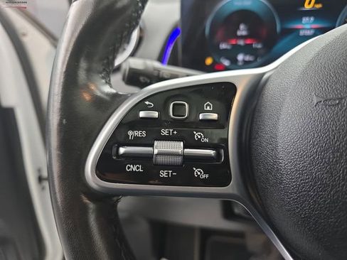 Used 2022 Mercedes-Benz GLB 250 4MATIC image 41