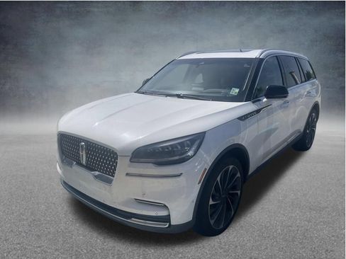 Used 2023 Lincoln Aviator Reserve w/ Equipment Group 201A AWD/4WD image 2