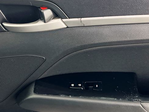 Used 2017 Hyundai Elantra Value Edition w/ Cargo Package image 32