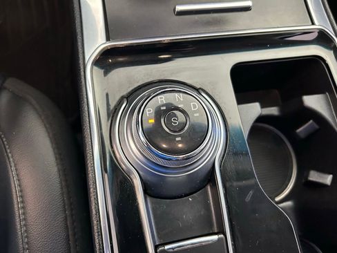 Used 2019 Ford Edge Titanium w/ Cargo Accessory Package FWD image 8