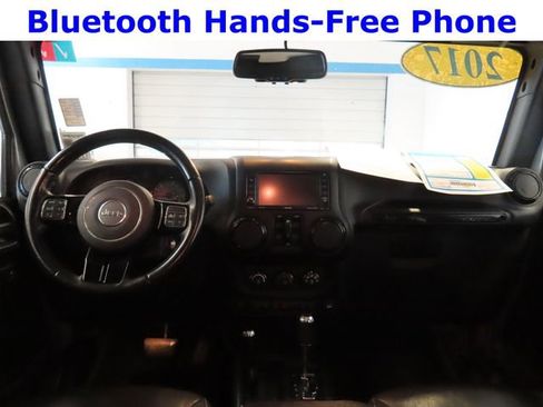 Used 2017 Jeep Wrangler Unlimited Sahara AWD/4WD image 6