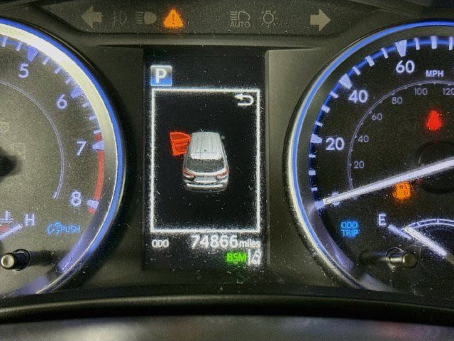 Certified 2019 Toyota Highlander SE w/ Nightshade Edition FWD image 14