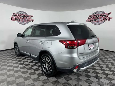 Used 2018 Mitsubishi Outlander ES image 5