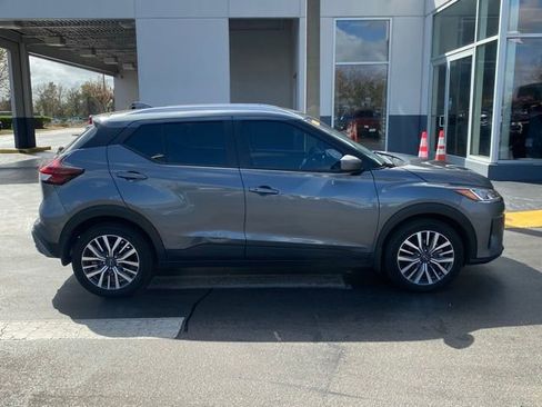 Used 2024 Nissan Kicks SV image 11