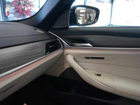 Used 2017 BMW 540i xDrive AWD/4WD image 48