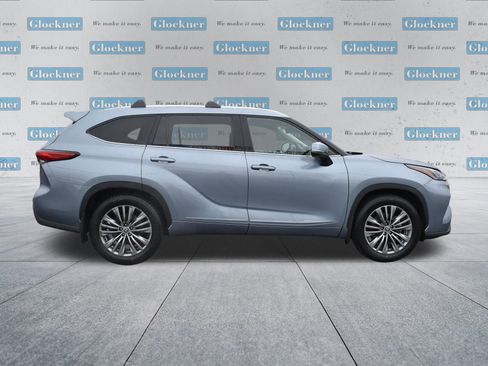 Used 2021 Toyota Highlander Platinum image 4