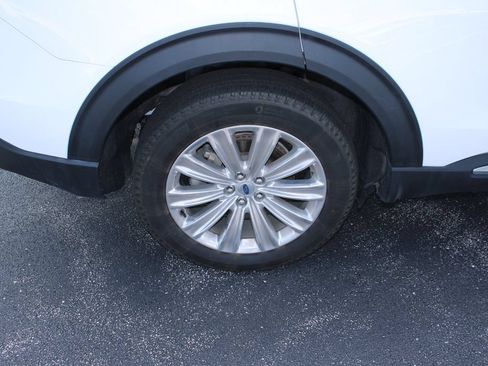 Used 2023 Ford Explorer Limited w/ Hybrid Equipment Group 310A AWD/4WD image 19