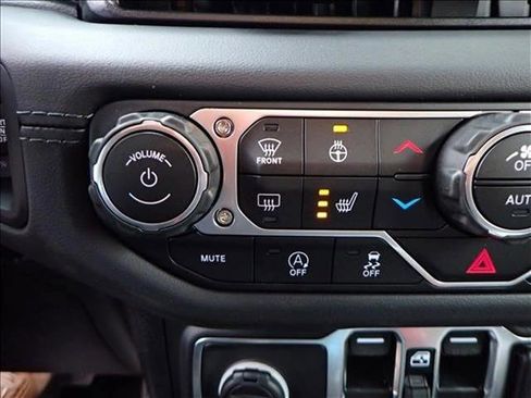 New 2025 Jeep Wrangler Unlimited Rubicon image 19