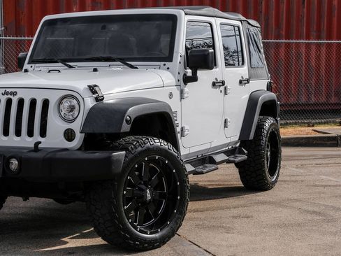 Used 2017 Jeep Wrangler Unlimited Sport w/ Quick Order Package 24S AWD/4WD image 6