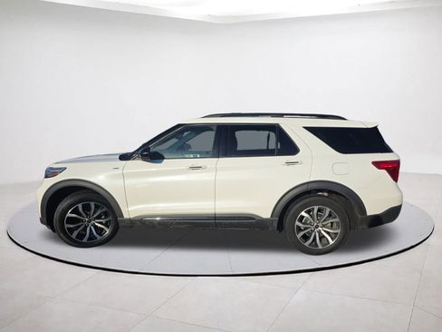 Certified 2022 Ford Explorer ST-Line w/ Class IV Trailer Tow Package image 4