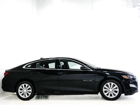 Used 2025 Chevrolet Malibu LT FWD image 4