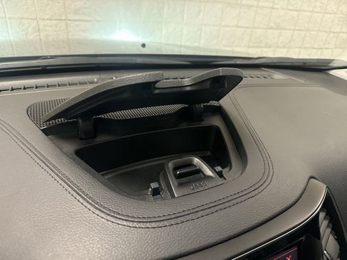 Used 2020 Jeep Cherokee Limited image 27