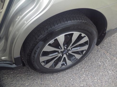 Used 2015 Subaru Outback 2.5i Limited AWD/4WD image 40