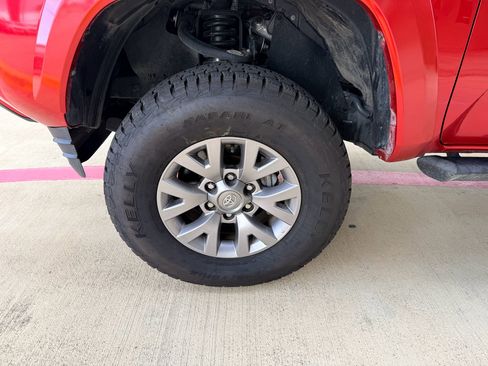 Used 2019 Toyota Tacoma SR5 RWD image 26