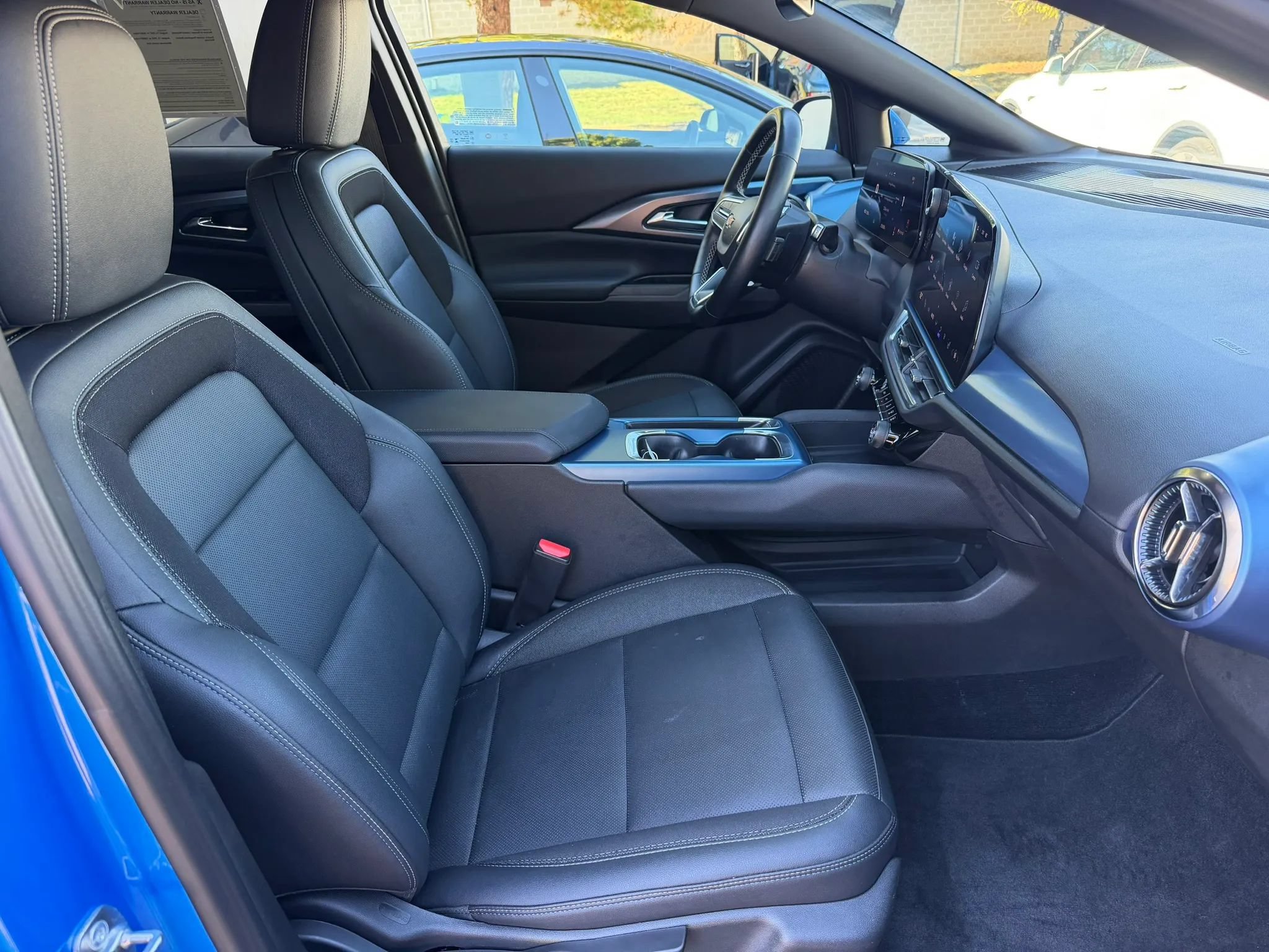 Used 2024 Chevrolet Equinox EV LT FWD image 21