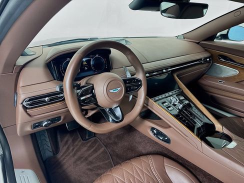 Used 2024 Aston Martin DB12 Coupe RWD image 10