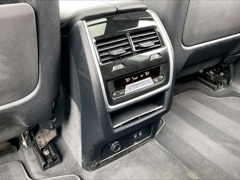 Used 2023 BMW X7 xDrive40i w/ Executive Package image 39