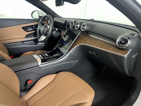 Used 2024 Mercedes-Benz CLE 300 4MATIC Cabriolet image 23