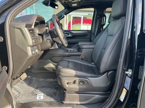 Used 2024 Chevrolet Suburban RST w/ Luxury Package image 9
