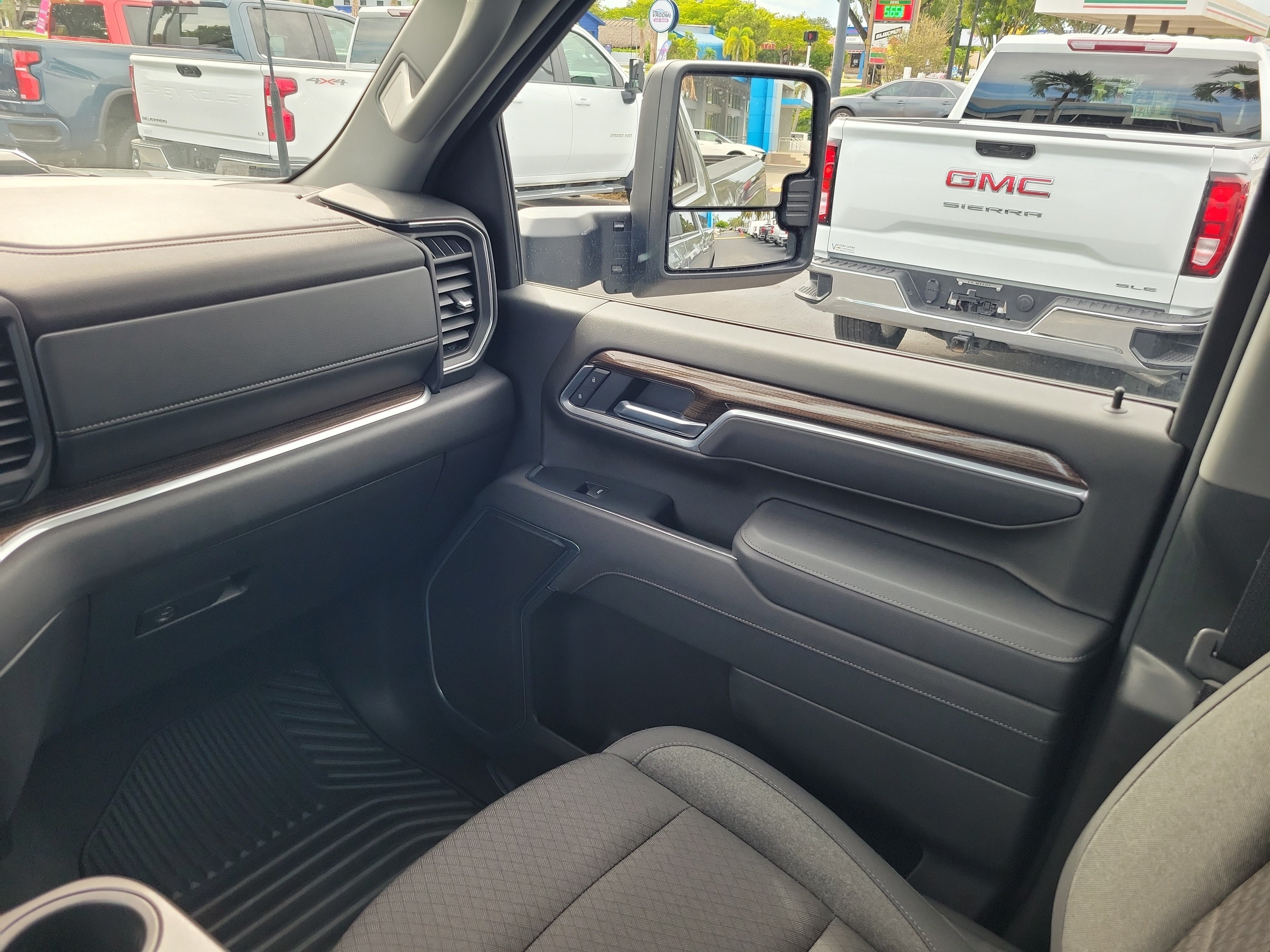 Used 2026 Chevrolet Silverado 2500 LT AWD/4WD image 14